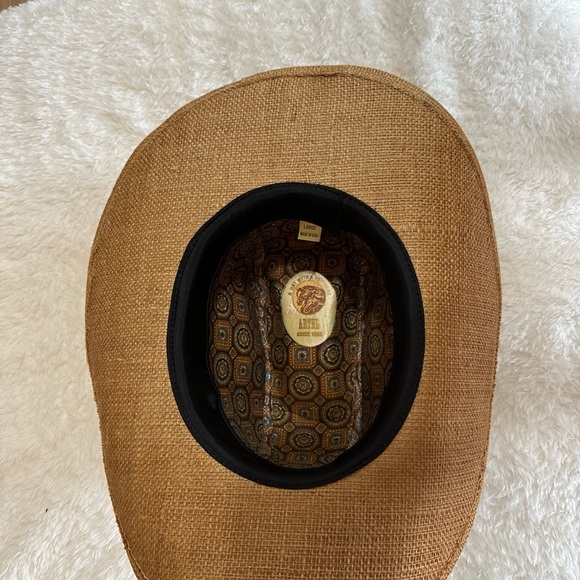 ARTEL A HAT WITH A PEDIGREE COWGIRL HAT. Size Large - Picture 6 of 6